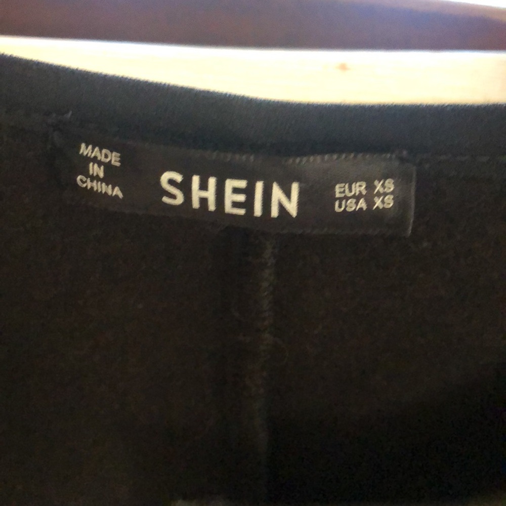 EUC Shein Black & Red Cape Size XS - Picture 4 of 7